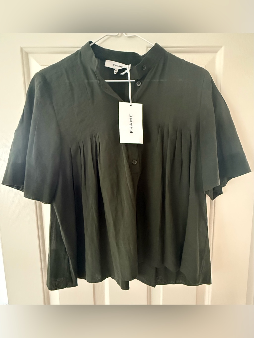 Frame Dark Green Short-Sleeve Pintucked Button-Front Top